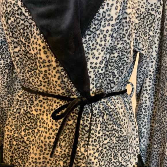 French Kitty Long Sleeved Robe with Waist Tie Size Large - Picture 7 of 16